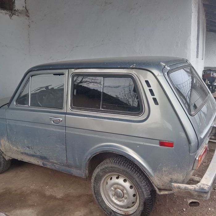 Niva yaxshi xolatda srochna sotiladi