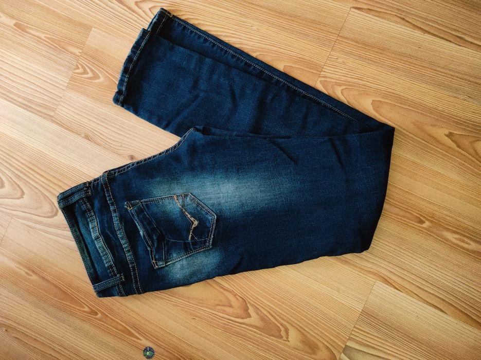 Дамски дънки М размер