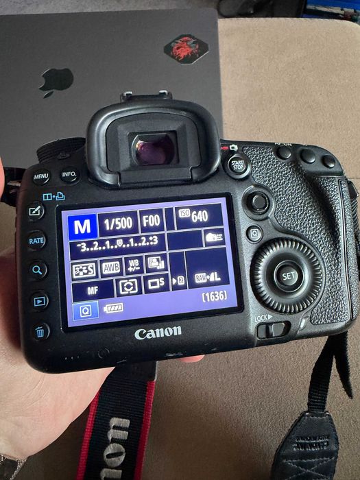 Canon 5D Mark III 22 мегапиксела фулфрейм, отлично работещ