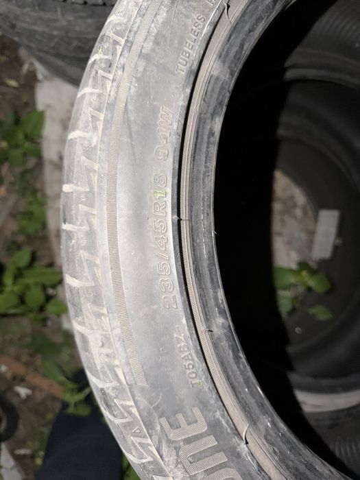 Bridestone 235/45/18