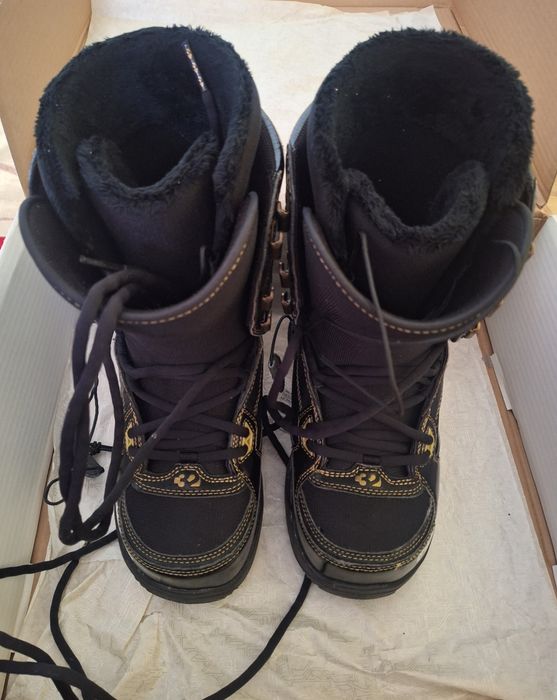 Обувки за сноуборд - Thirty-two