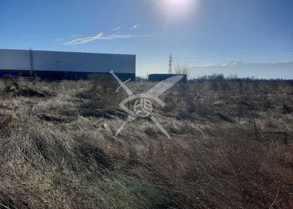 Продава се Парцел в София, Враждебна - 3922 кв.м за 88 €/кв.м - Снимка #1