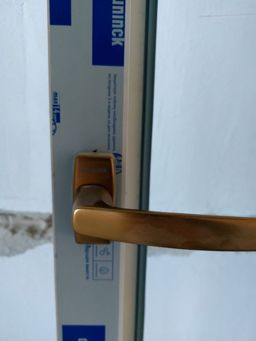 Продам окна с дверью производства Бельгии