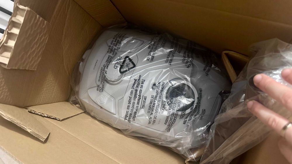Aspirator cu sac NOU Electrolux Seria 300 EB31C1UG