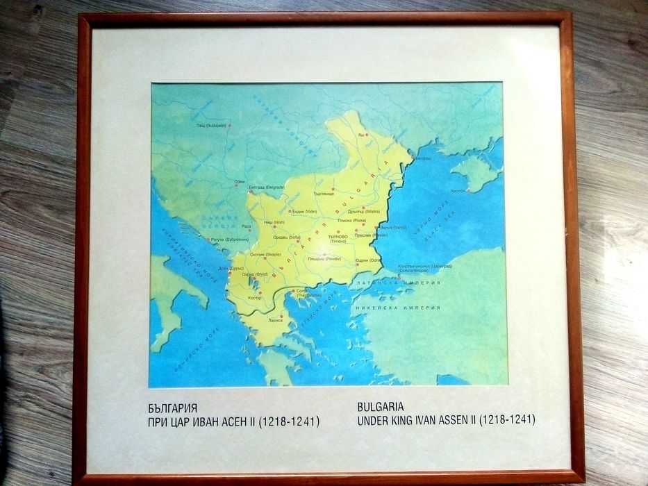 Исторически карти / картини на България в рамка 52см.х 49см 9 броя