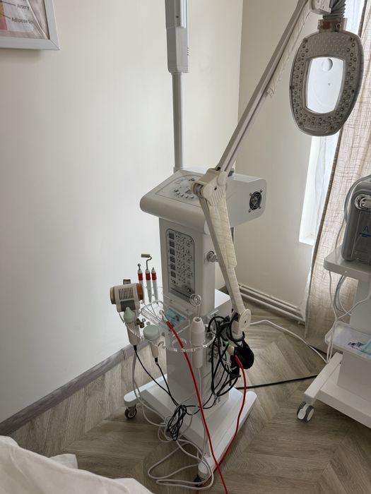 Aparat cosmetic multifuncțional 14 în 1 + Vapozon