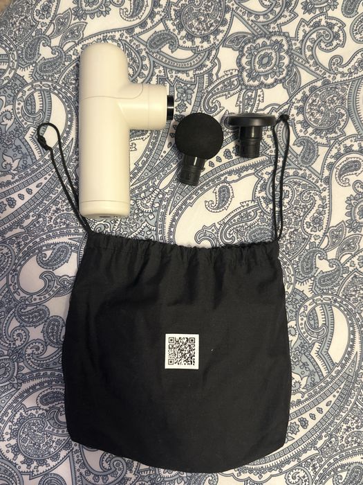 Aparat de masaj nou-nout