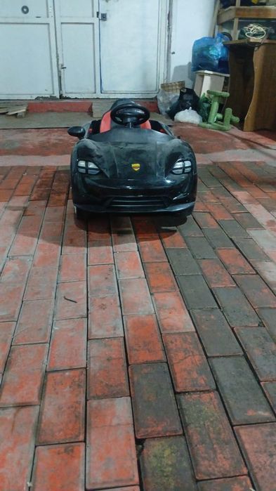 Продам детскую машинку