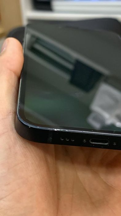 Продам Айфон 13 с документами коробкой