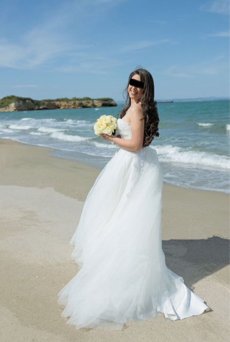 Сватбена рокля размер М с гол гръб