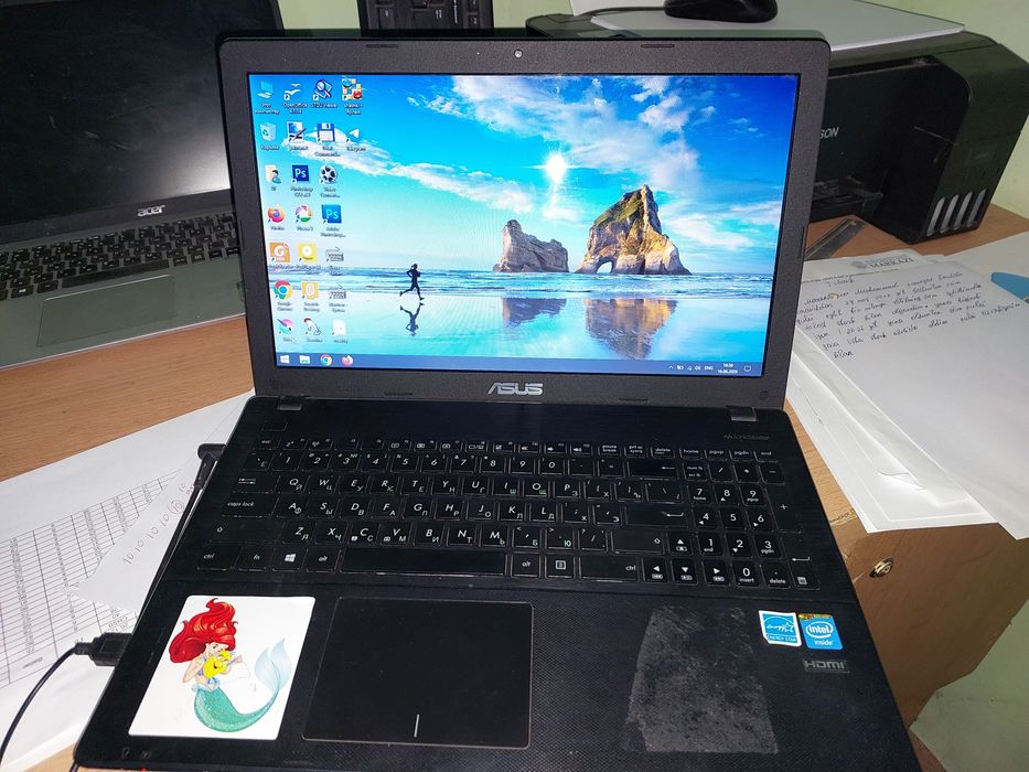 Asus notebook sotiladi