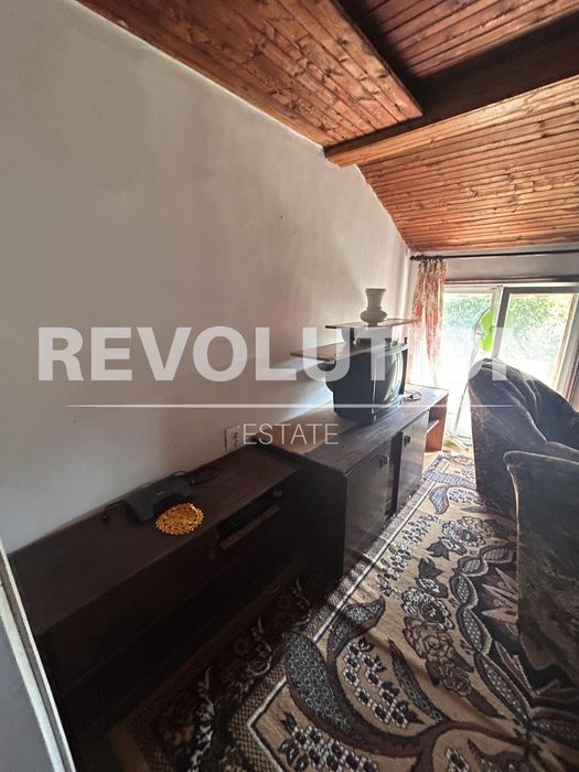 Дава се под наем Етаж от къща в Варна, м-т Траката - 75 кв.м за 348.84 € - Снимка #10