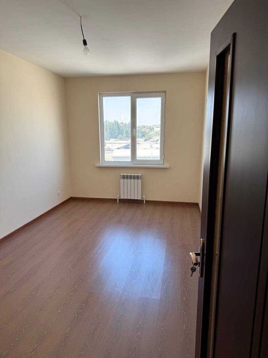 Metroni Choshtepa bekatida 3 xonali yangi qurilgan uy sotiladi