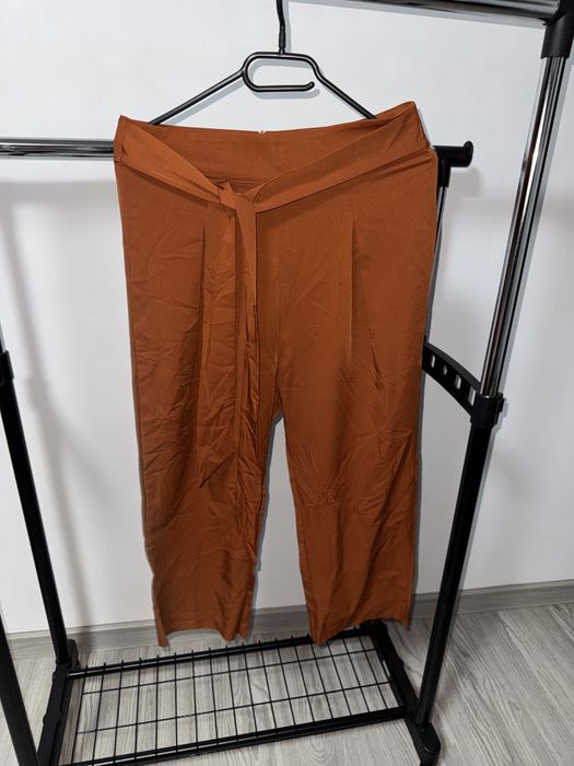 Pantaloni casual femei