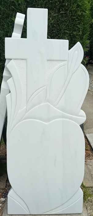 Monumente (cruci ) marmură și granit