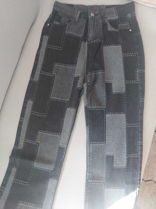 Дамски дънки на кръпки нови