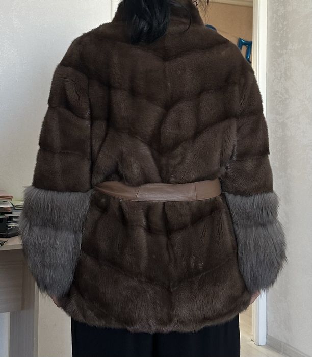 Шуба норковая, очень богатый цвет