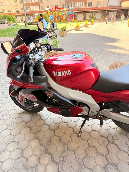 Motor Yamaha YZF600R