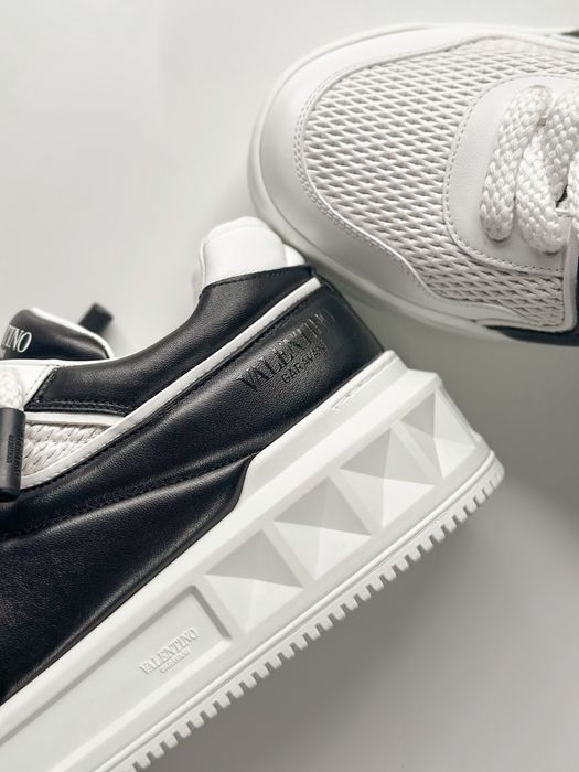 Valentino Garavani One Stud XL White Black