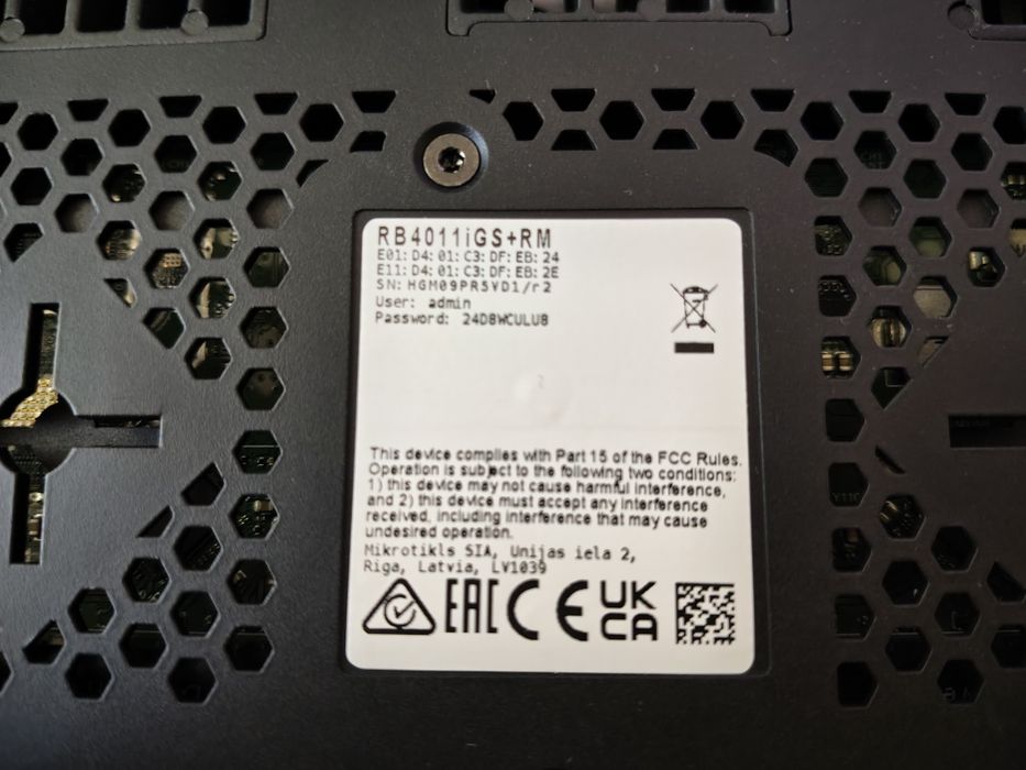 Продам Микротик RB4011iGS-RM