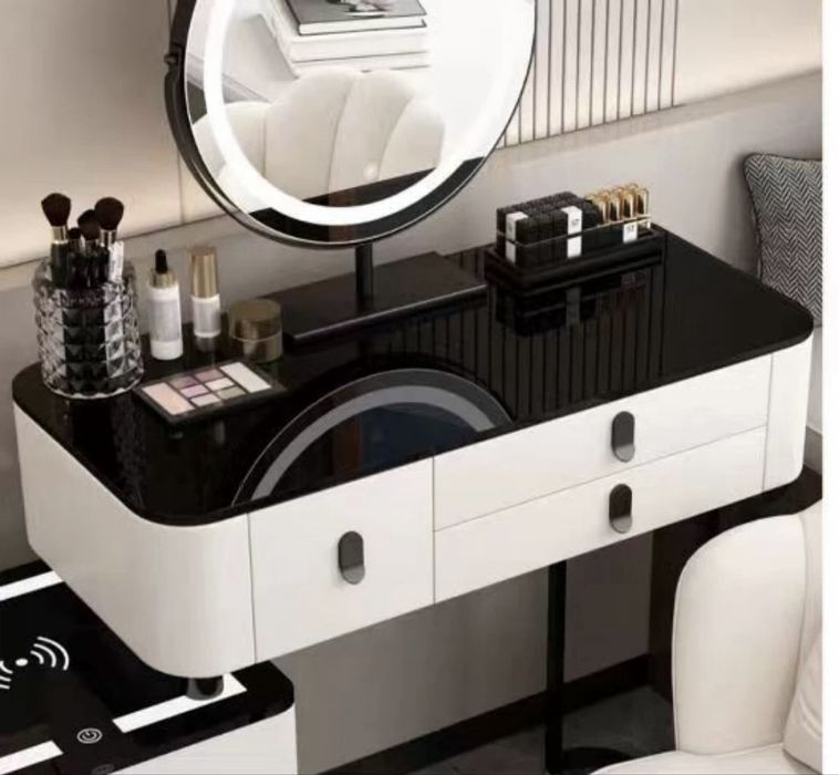 Masuță machiaj cu oglindă și scaun