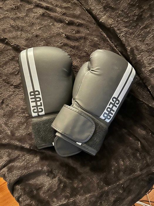 Vand manusi de box Knockout Club 16OZ negre - neutilizate