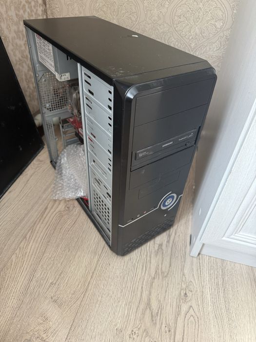 компьютер старый но в рабочес состоянии