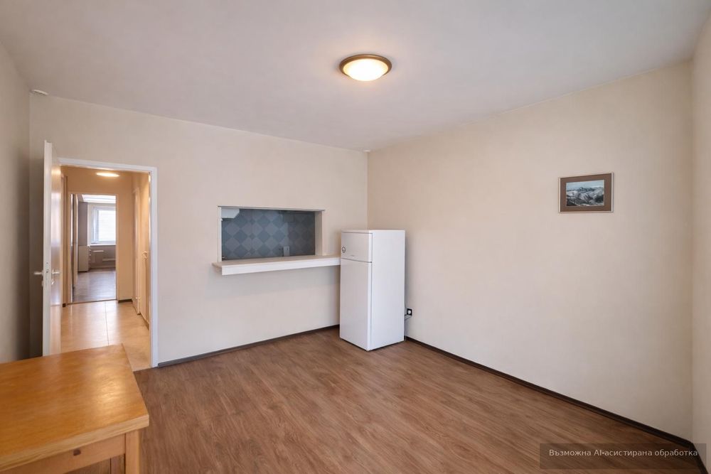 Тристаен апартамент в ж.к. Младост 3.