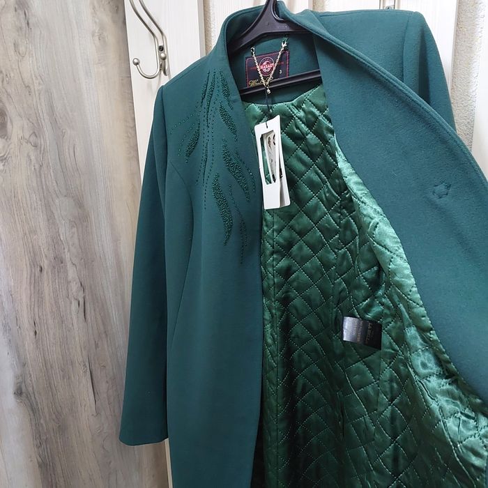 Продам женское пальто