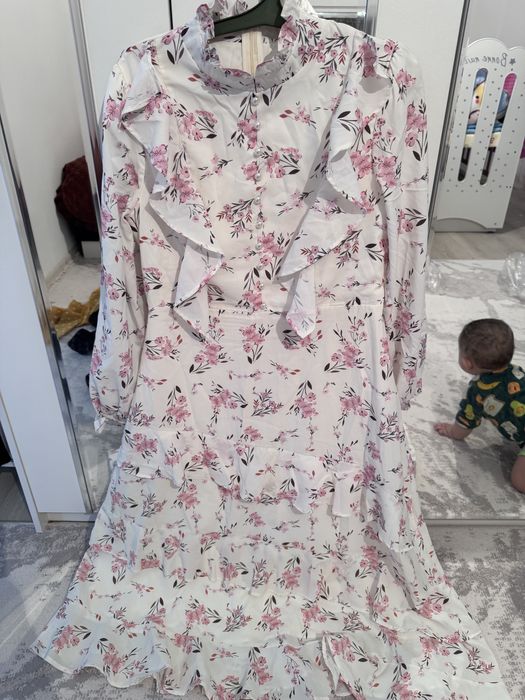 Продам женские платья