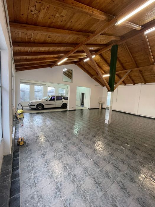 Închiriez hală 200 mp/apartament 90mp/teren 700mp