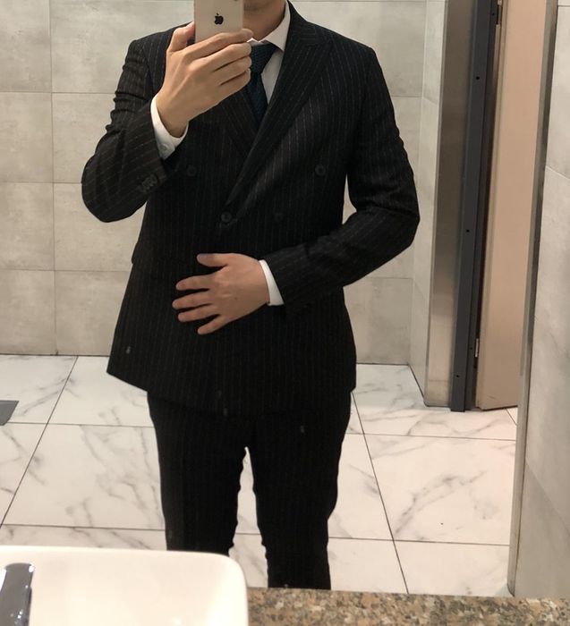 Продам мужской костюм (двубортный)