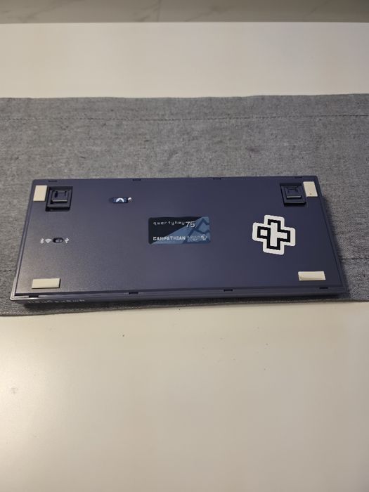 Tastatura mecanica qwertykey 75 Carpathian