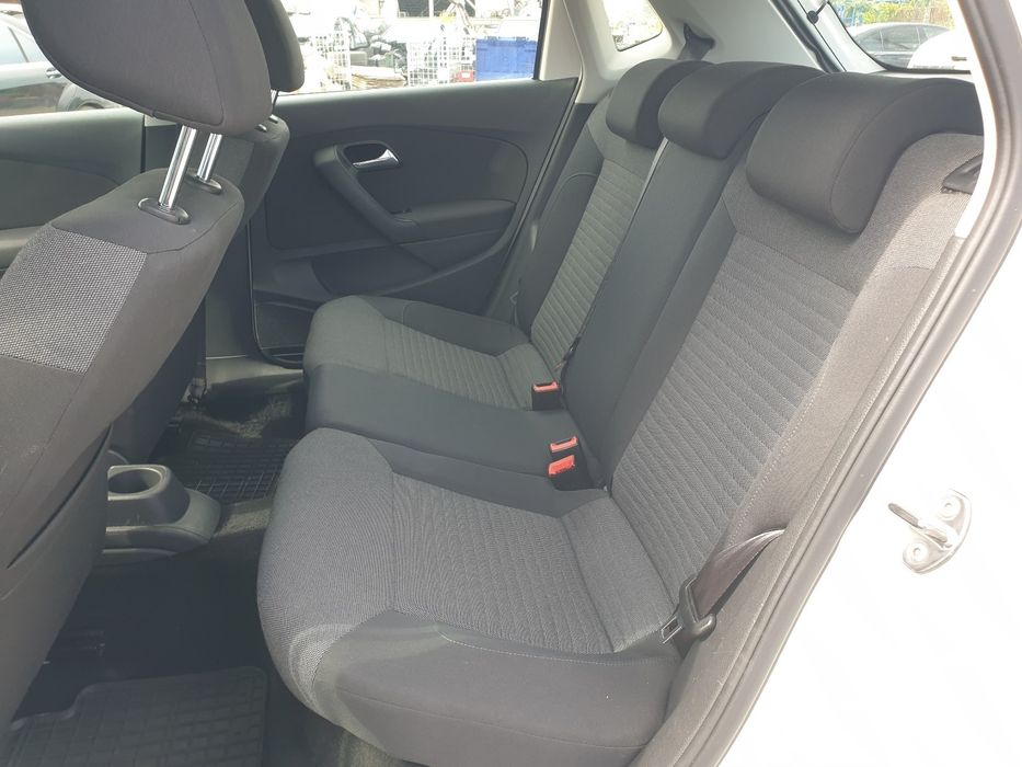INCHIRIERI auto / inchiriez masina Volkswagen POLO 6R 2011 1.4i de la