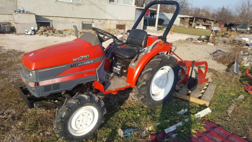 Услуги с малък трактор