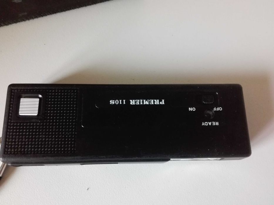 Три фотоапарата.