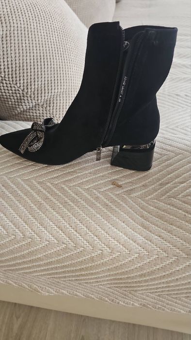 Дамски обувки номер 37