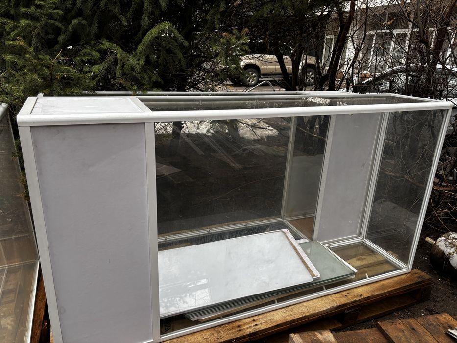 Продам виртрину стелаж белая