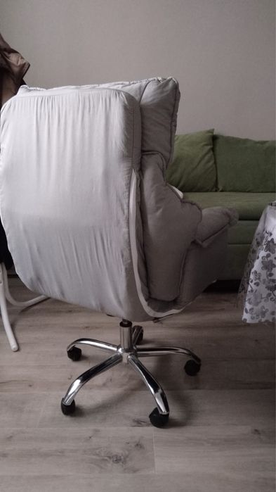 Продается компьютерное кресло