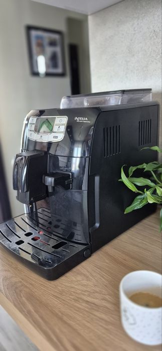 Кафемашина робот Philips Saeco Intelia