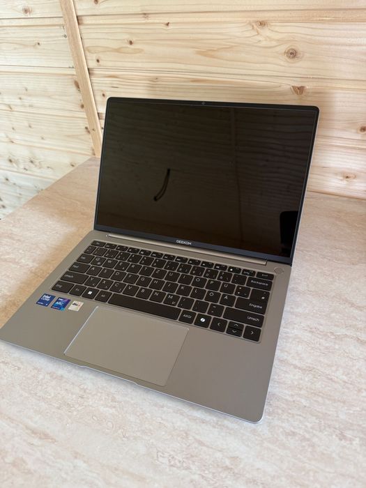 Leptop geekom x14 pro