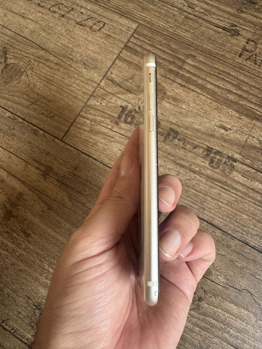 iPhone SE 3 (2022), 128 ГБ, белый (Starlight).