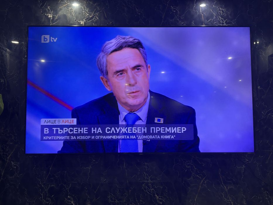 Телевизор Samsung 74 инча