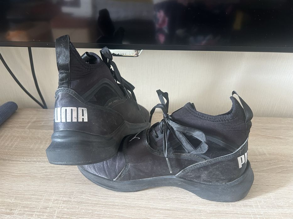 Продам ботиночки и кроссовки