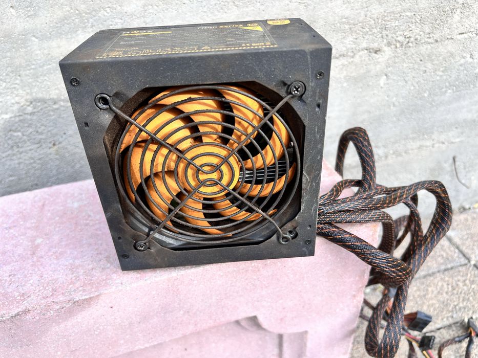 Sursa de alimentare pc stare foarte buna