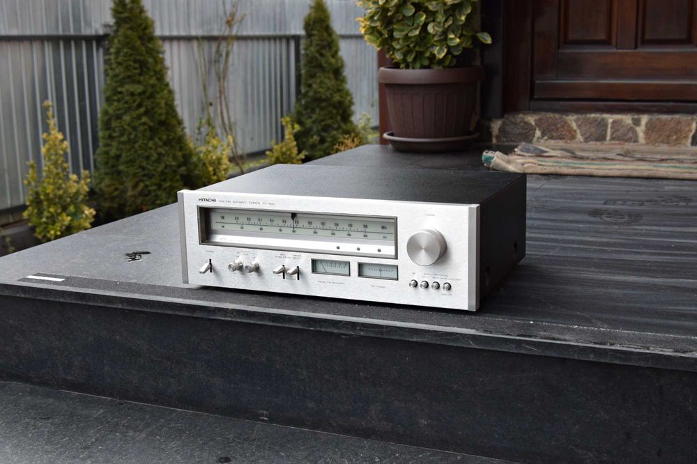 Tuner Hitachi FT-920, radio vintage