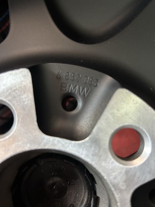 19 цола джанти с нови зимни гуми 155/70/19 за BMW I3