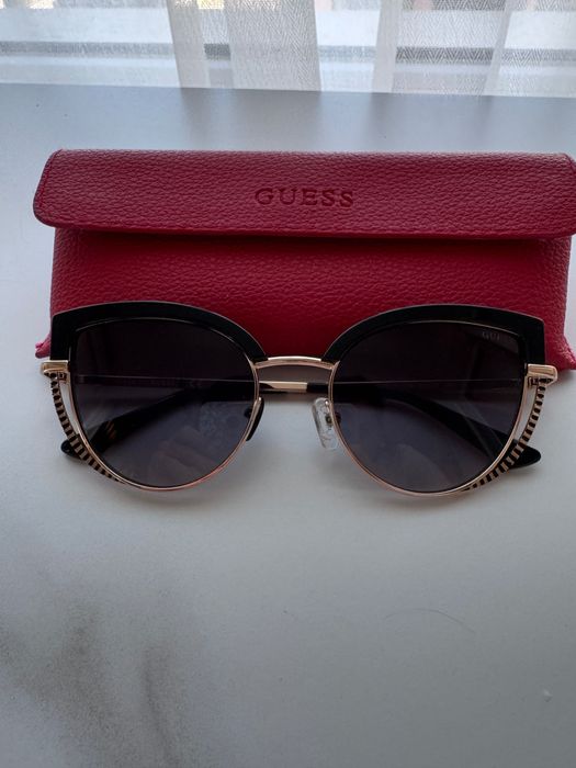 Дамски слънчеви очила guess