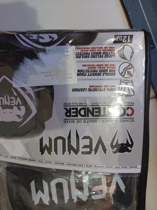 Manusi box Venum Contender 1.0 12oz