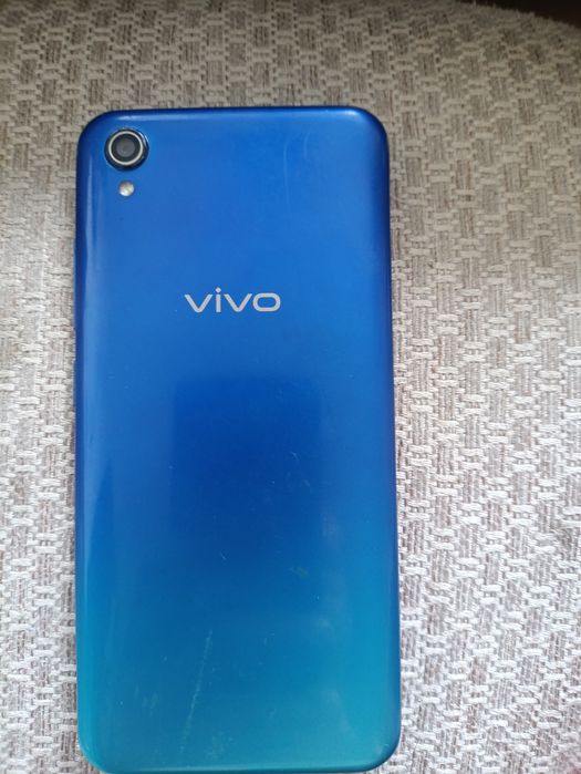 Телефон vivo 1820